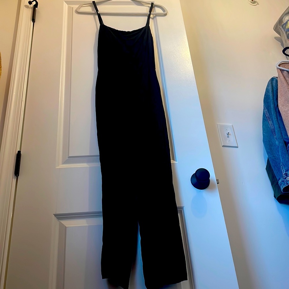 Old navy jumper black with pockets!!